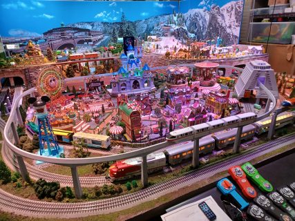 O Scale Toy Train Layout